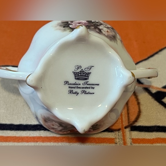 Older Porcelain Treasures Betty Platner ROSES SUGAR BOWL Hand Decorated Signed - Picture 6 of 9